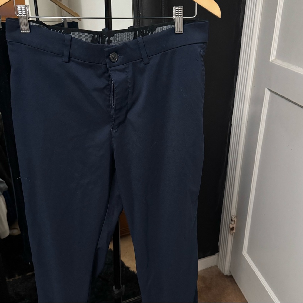 Nike Men’s Dri Fit Victory Golf Pants
Navy
Size 32 / 30